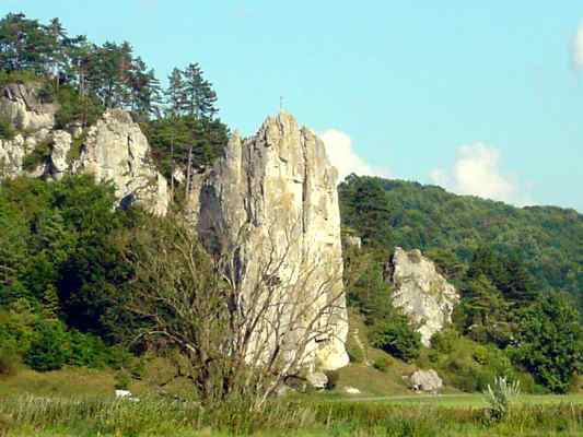 Burgstein bei Dollnstein im Naturpark Altmühltal