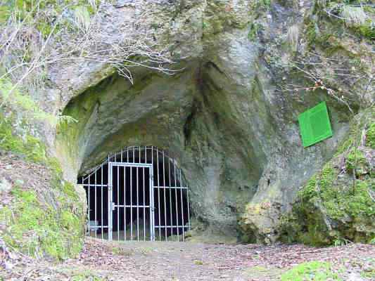 Höhle Hohler Stein bei Kipfenberg im Altmühltal