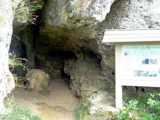 Höhle bei Mörnsheim im Altmühltal