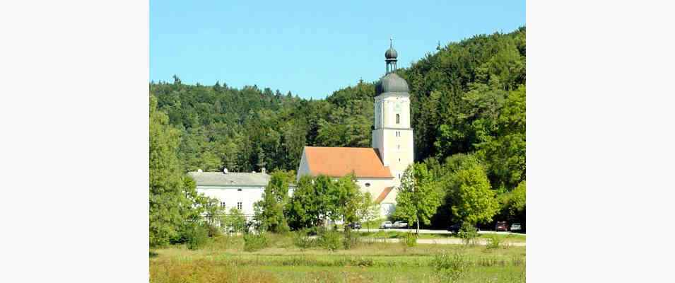 Kirche in Schambach bei Riedenburg im Altmühltal