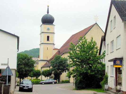 Pfarrkirche St. Michael in Titting im Naturpark Altmühltal